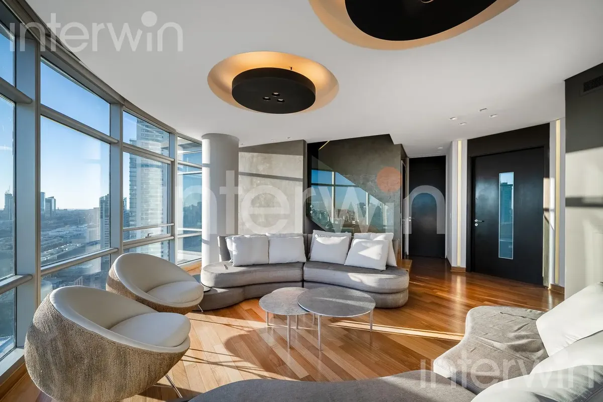 Duplex apartment with 7 rooms and 3 parking spaces in Puerto Madero