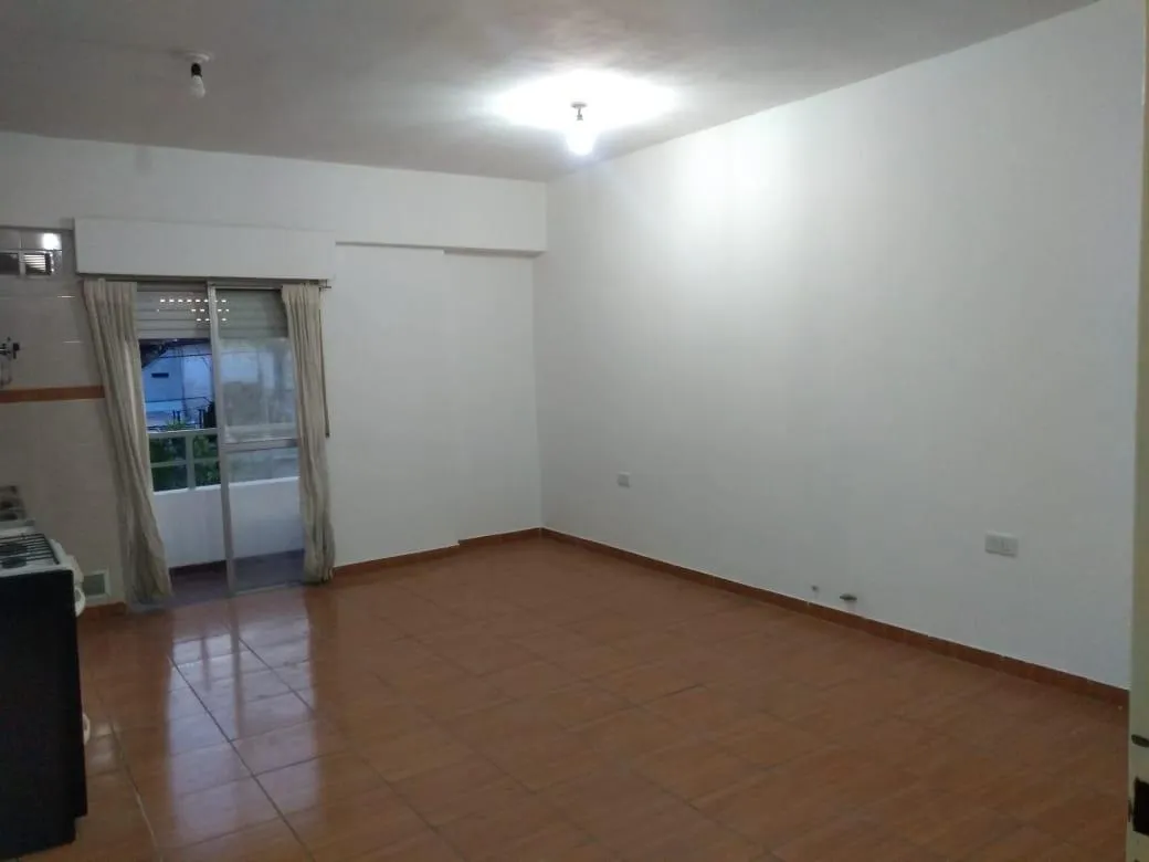 Apartamento de 3 ambientes com varanda em La Matanza