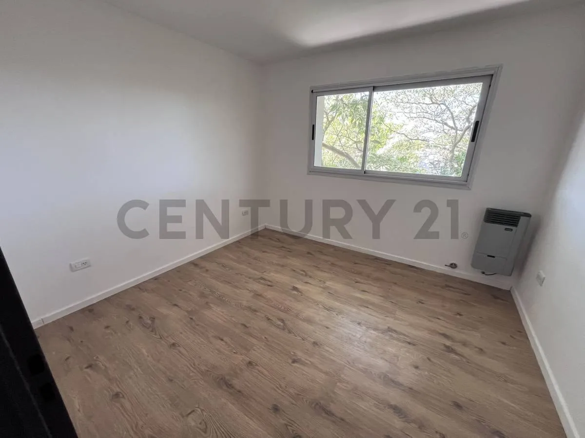 One-bedroom apartment with parking in La Plata