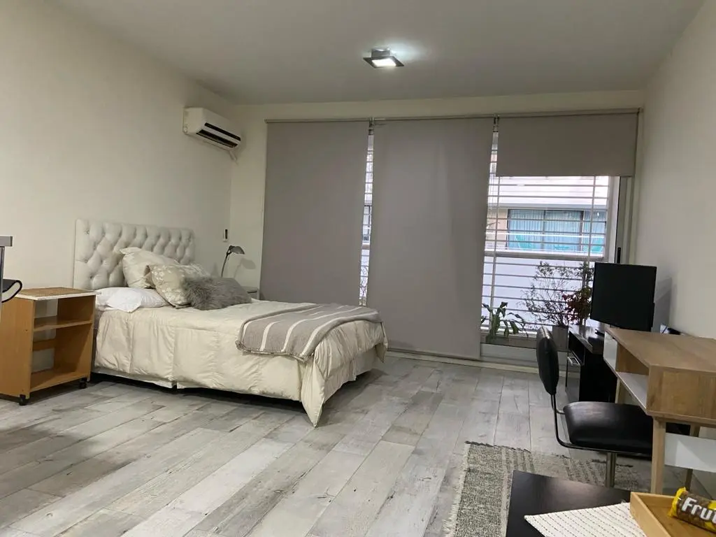 Monoambiente con balcón en Palermo