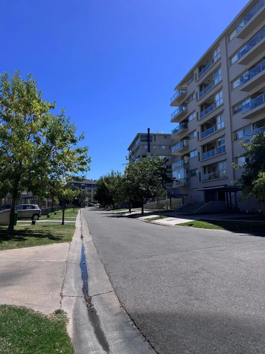Unfurnished two-bedroom apartment in Tigre with lake view
