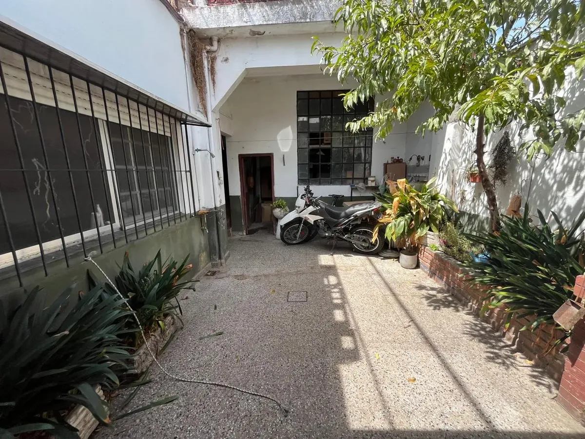 Casa de 4 ambientes com 3 dormitórios em Hurlingham