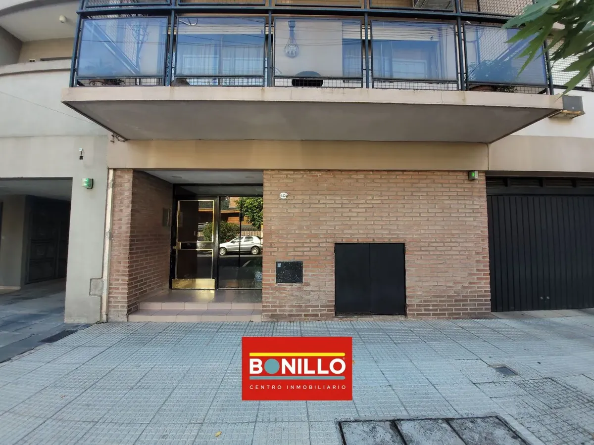 Three-room lateral apartment in Villa Urquiza