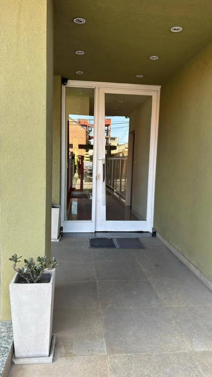 Квартира с 2 спальнями напротив двора в Martín Coronado