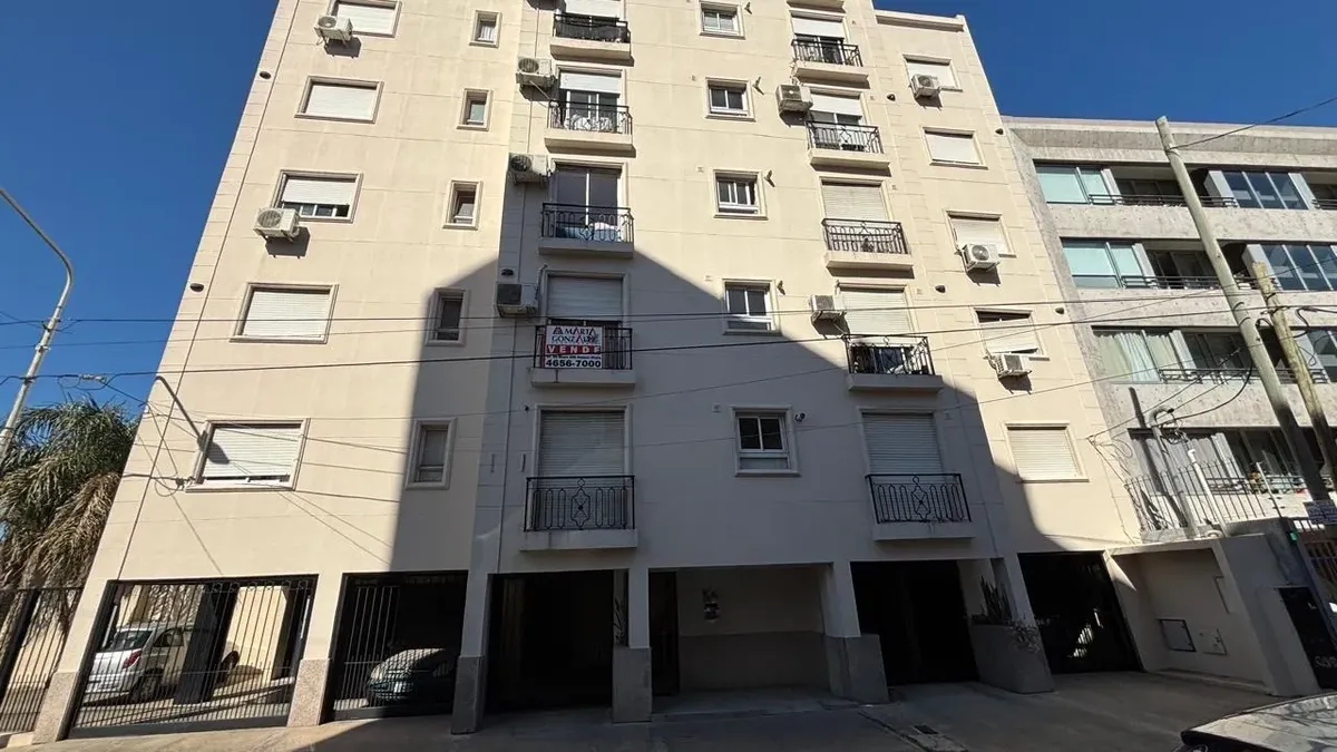 Квартира с двумя комнатами в Haedo, Morón