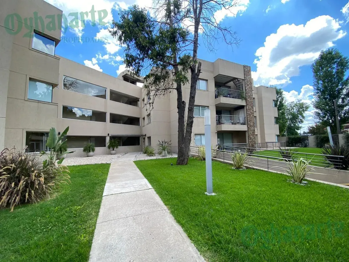 Apartamento de 3 ambientes com 2 dormitórios mobiliado em Ituzaingó