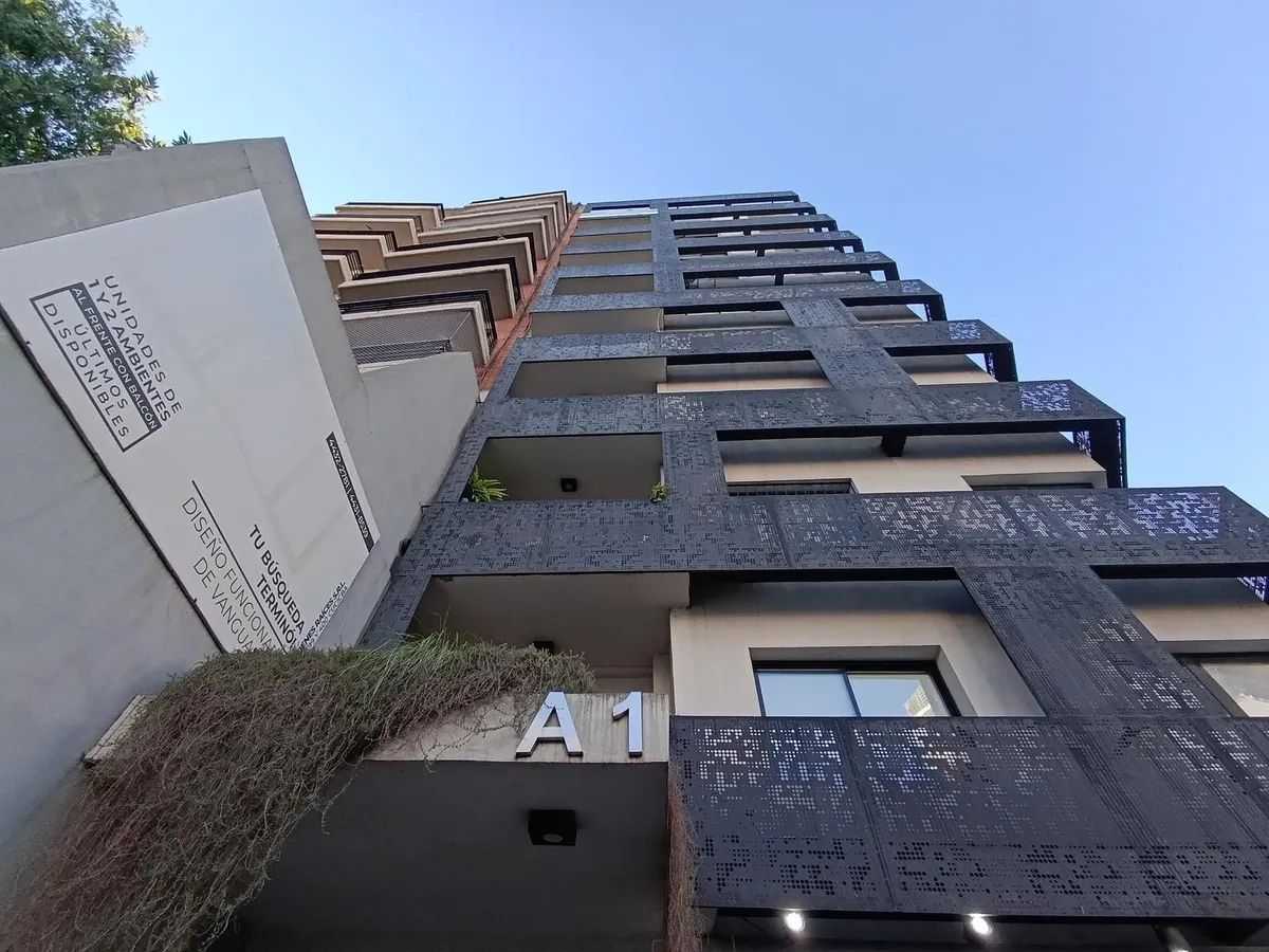 Apartamento de dois ambientes com varanda de frente em Caballito