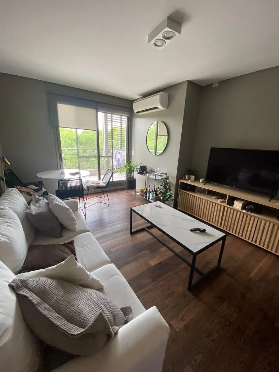 One-bedroom apartment with balcony and covered parking in Victoria