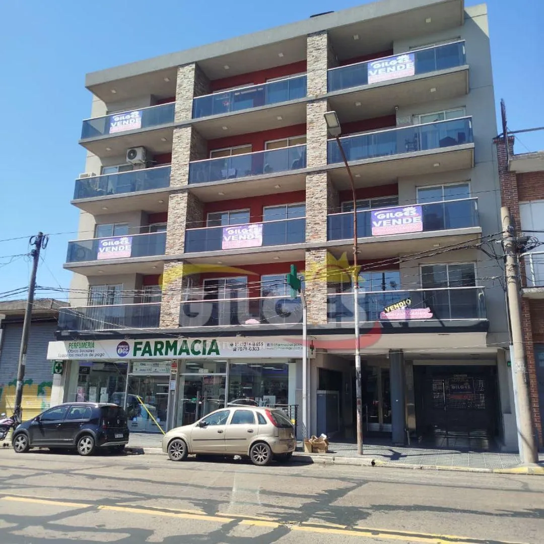 Kitnet de um ambiente com varanda e churrasqueira em La Matanza