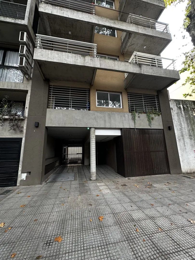 Studio apartment in Parque Chas with balcony and parking