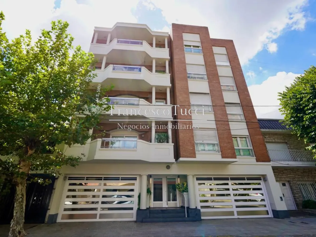 Departamento de 4 dormitorios en Ramos Mejía