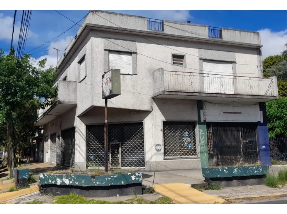 Departamento de 4 ambientes para uso comercial en Ituzaingó Norte