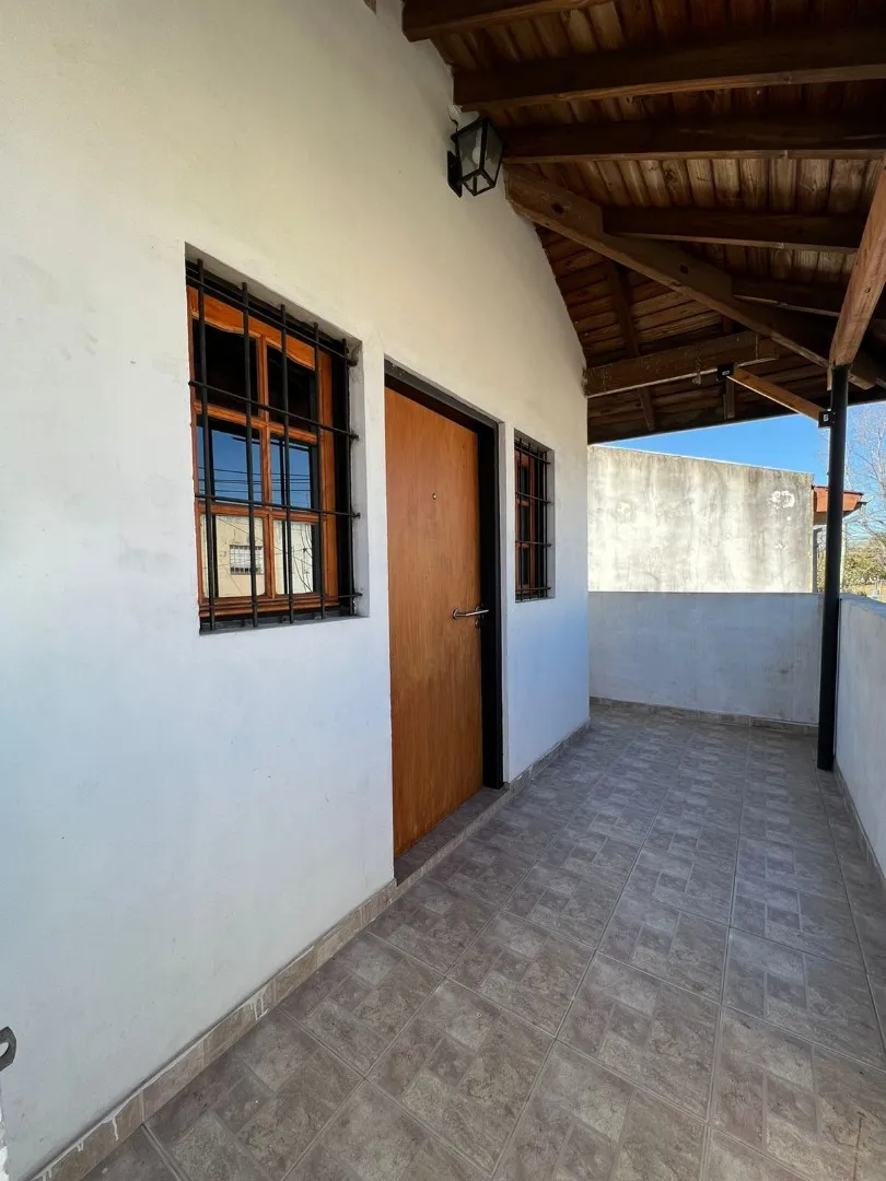 Departamento en planta alta de 1 dormitorio en Boulogne