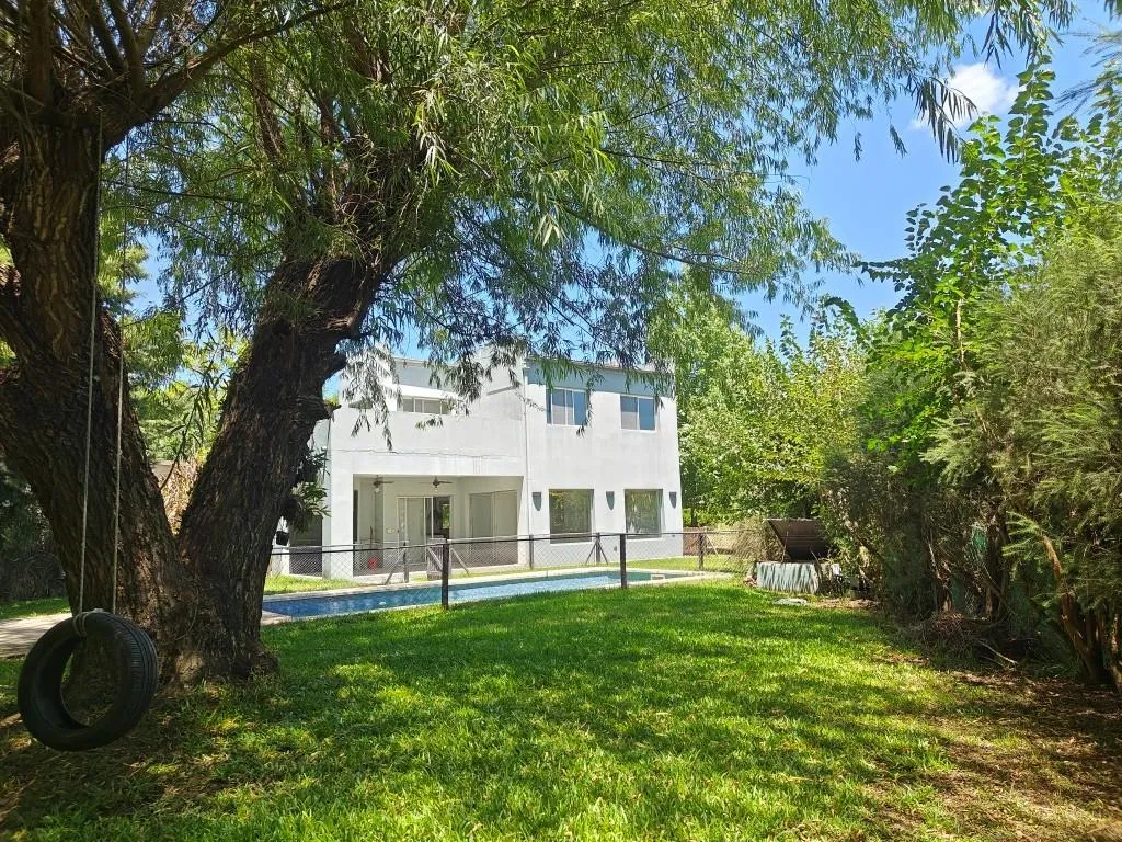 Four-bedroom house for rent in San Isidro Labrador, Tigre