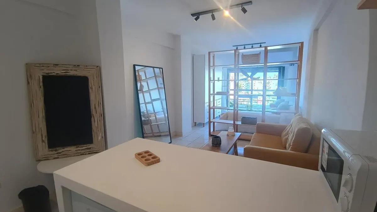 Квартира-студия с мебелью и балконом в Villa Crespo