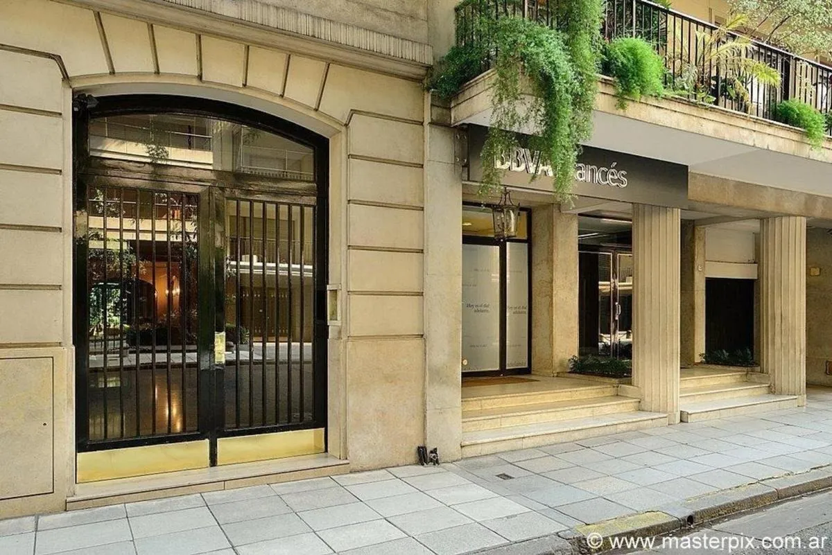 Меблированная квартира с 2 спальнями в Recoleta