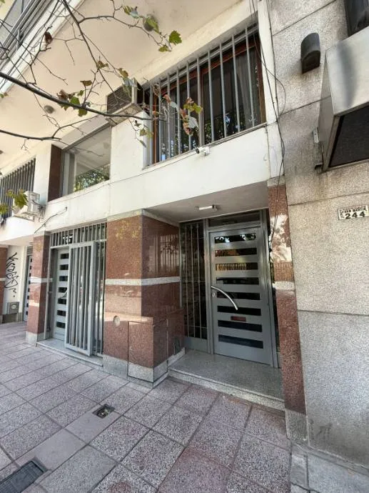 Departamento de 3 ambientes en alquiler en Ramos Mejía Sur