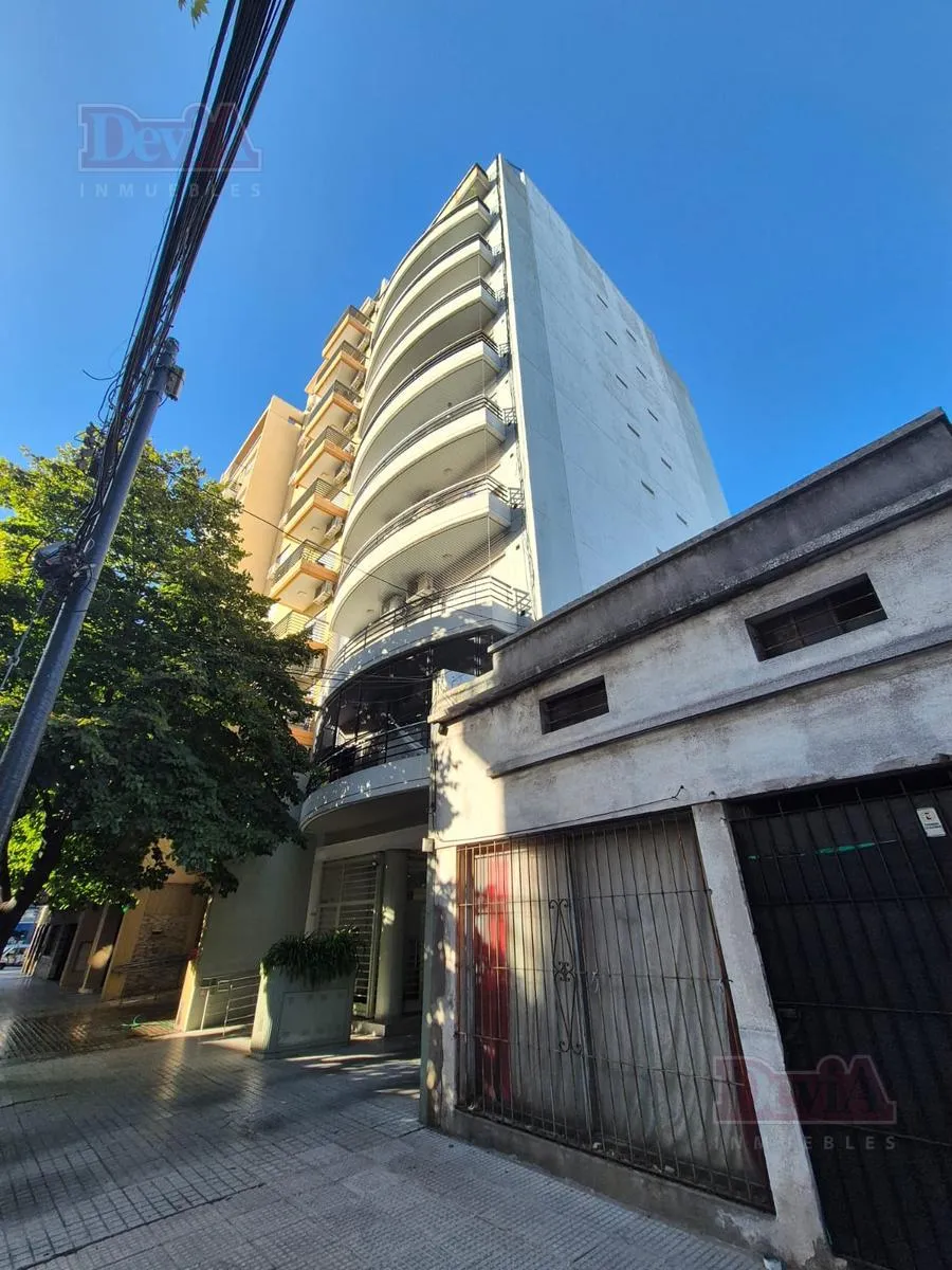 Departamento de 2 ambientes en alquiler en Monte Castro