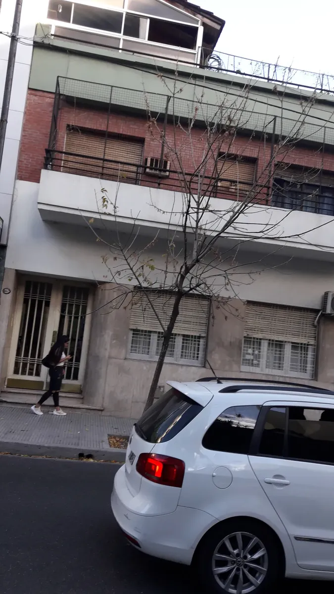 Departamento de 2 dormitorios con patio en Almagro