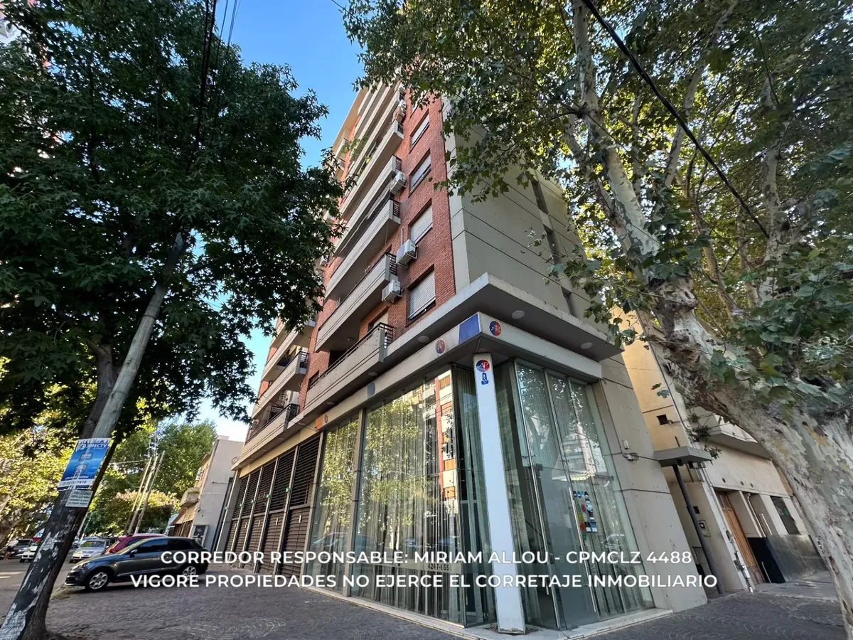 Квартира с 2 спальнями и балконом в Lanús Este