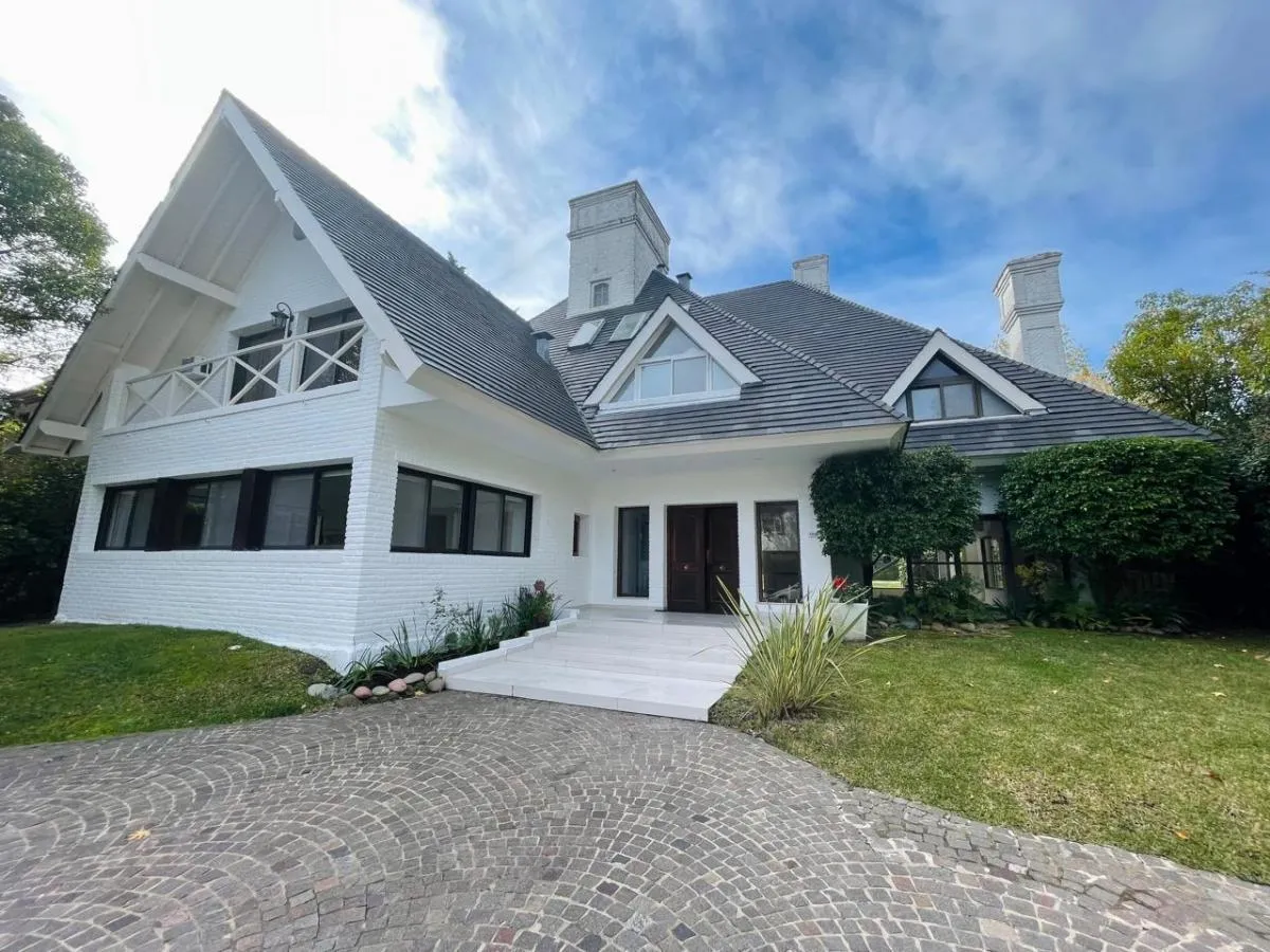 Casa para alugar no San Isidro Chico, Beccar, com 4 suítes