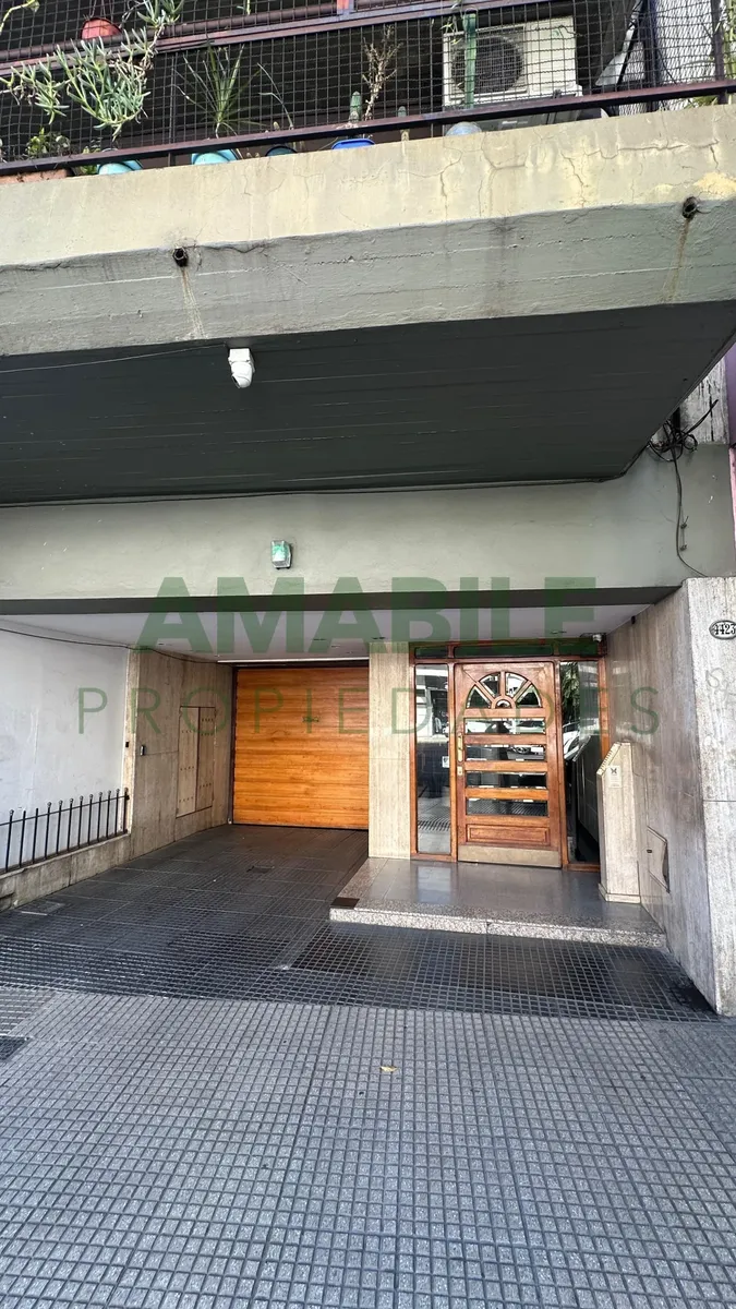 Three-bedroom apartment with balcony terrace, private foyer and parking in Villa Urquiza
