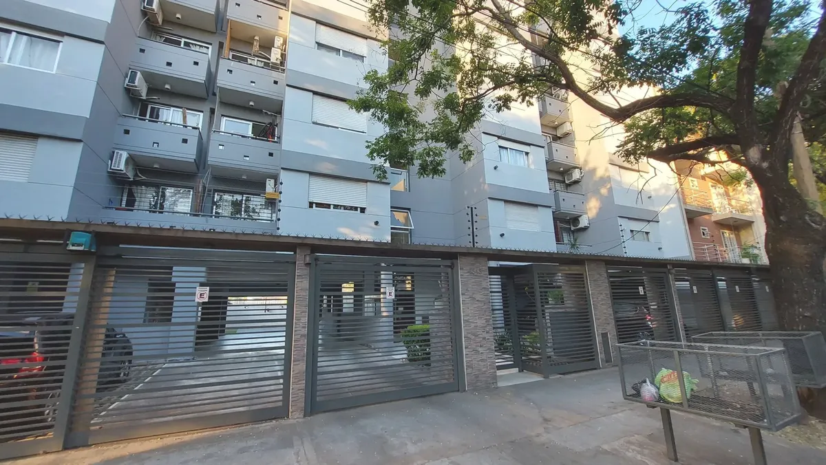 Apartamento de 2 ambientes com 1 quarto em Morón