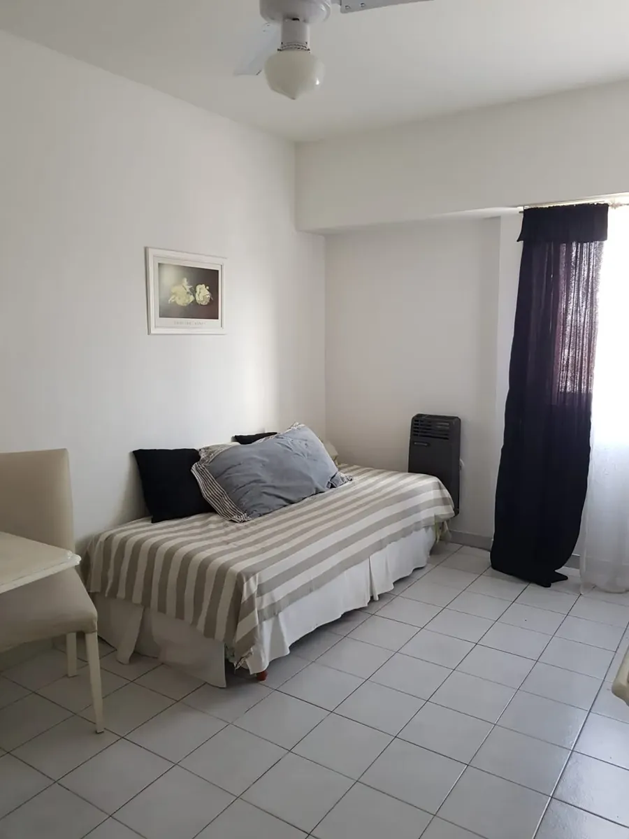 Departamento de 2 ambientes amoblado con lavadero en Floresta