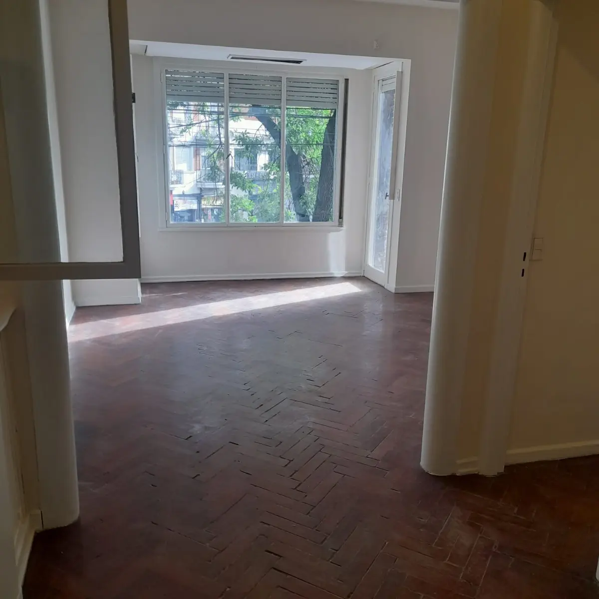 Four-room apartment with balcony in La Paternal