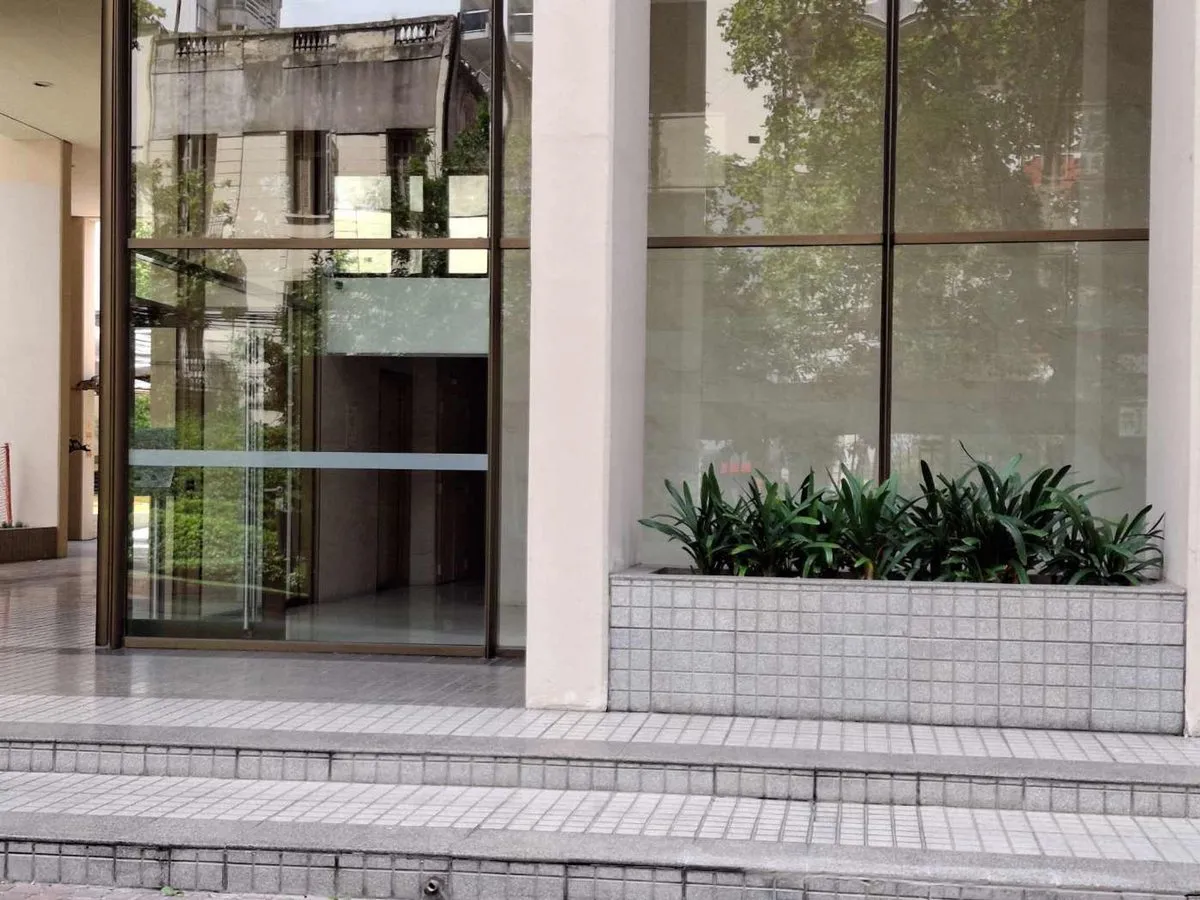 Departamento de 3 ambientes amoblado con balcón en Almagro