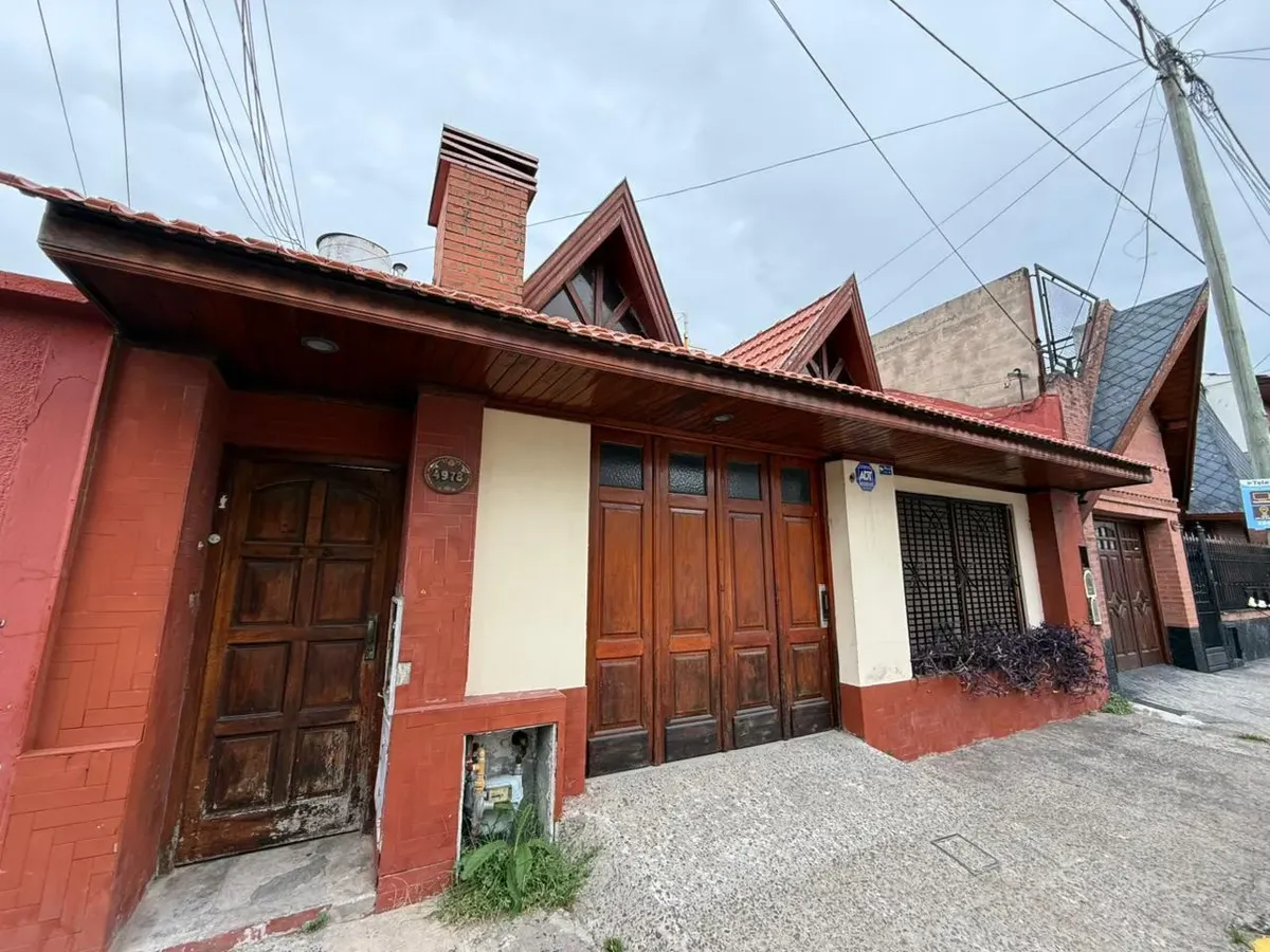 Three-room PH with parking and terrace in Villa Domínico