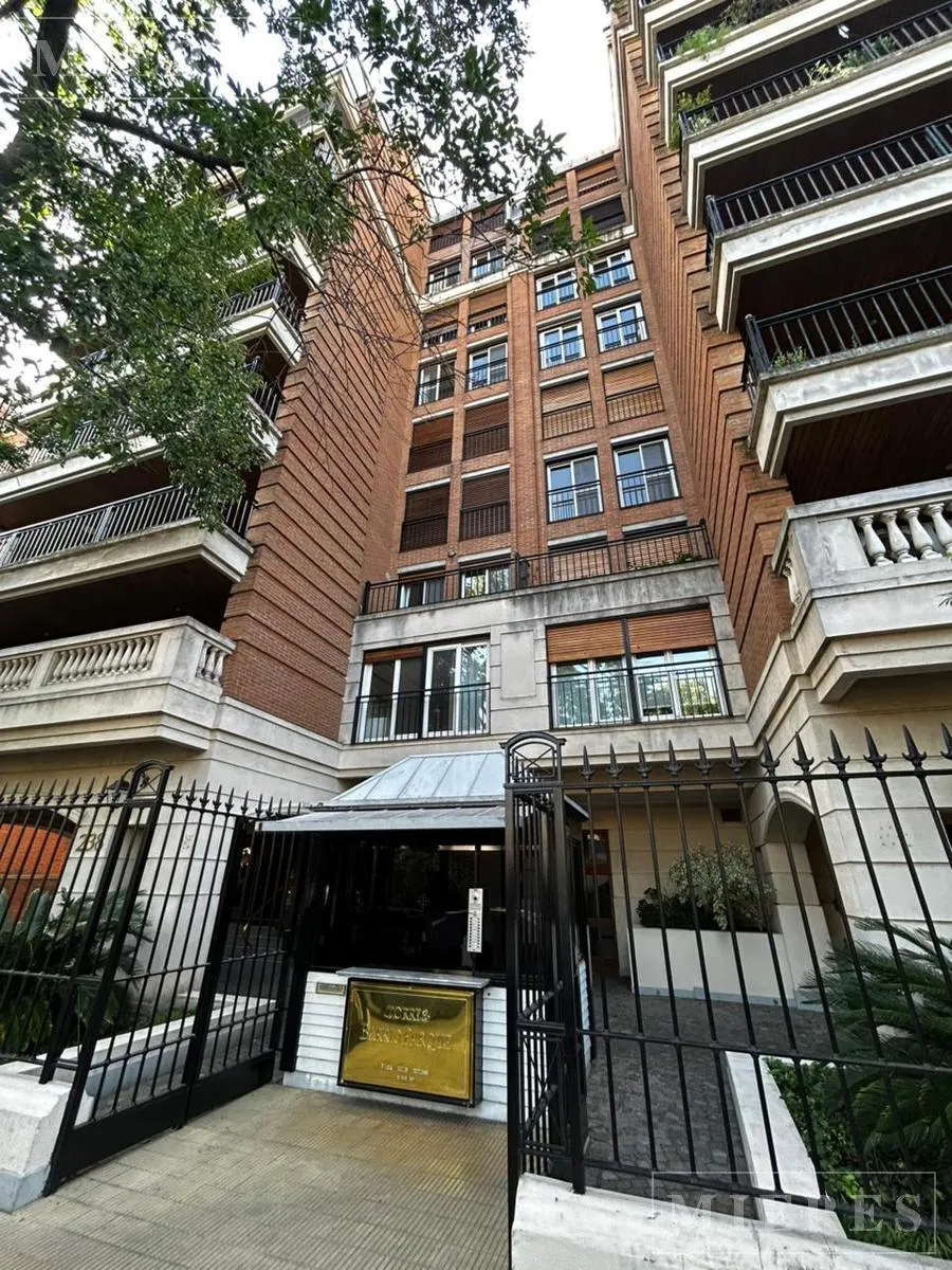 Semipiso de 4 ambientes e dependência em Martínez