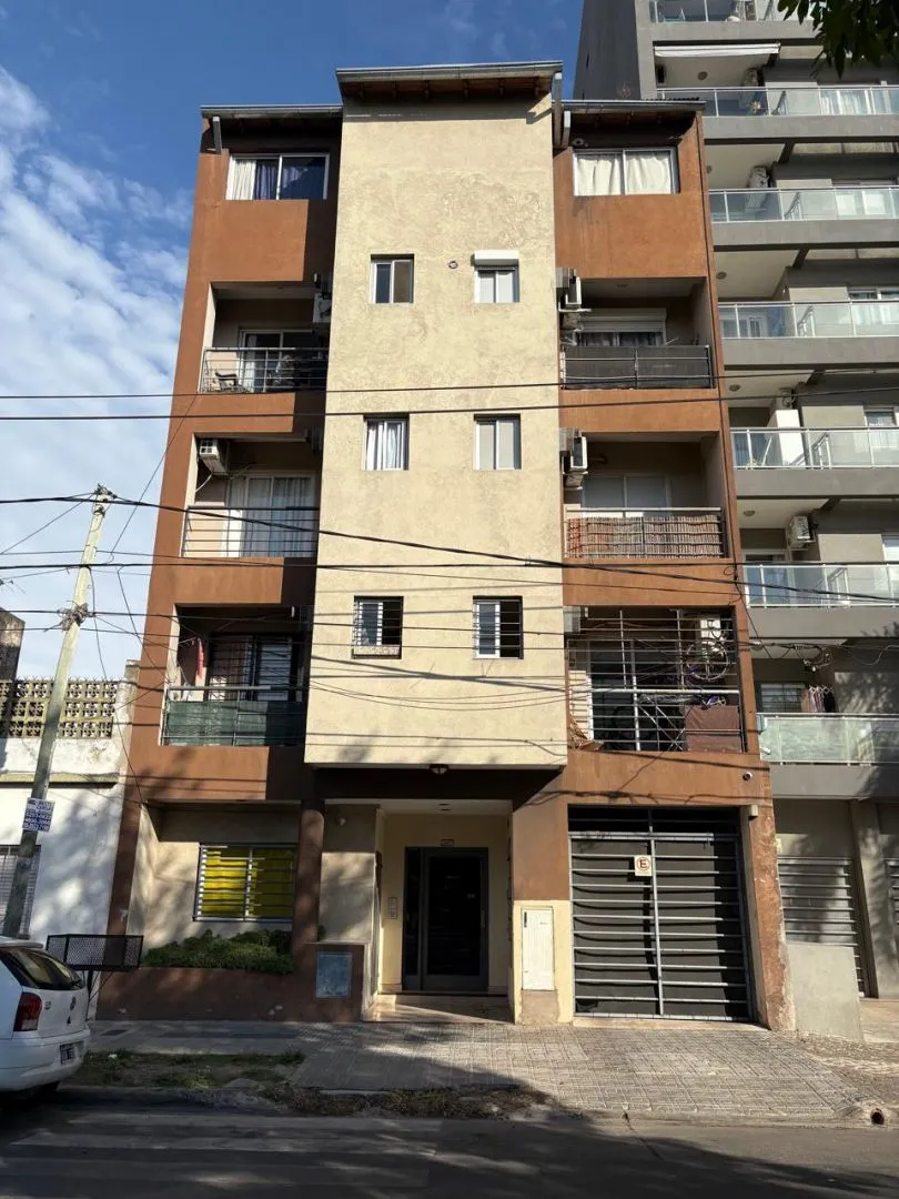 Apartamento de 1 dormitório em Santos Lugares, Tres de Febrero