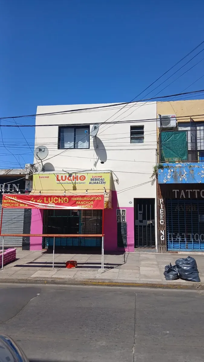 Apartamento de dois ambientes no andar superior em Hurlingham