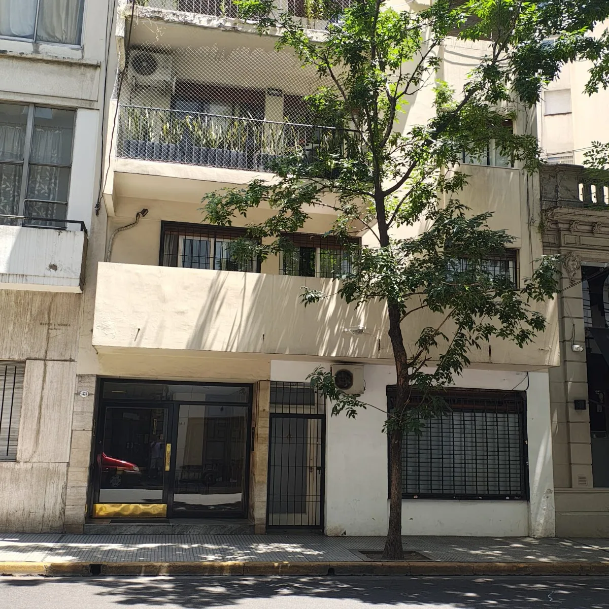 Apartamento de dois ambientes sem mobília em Recoleta