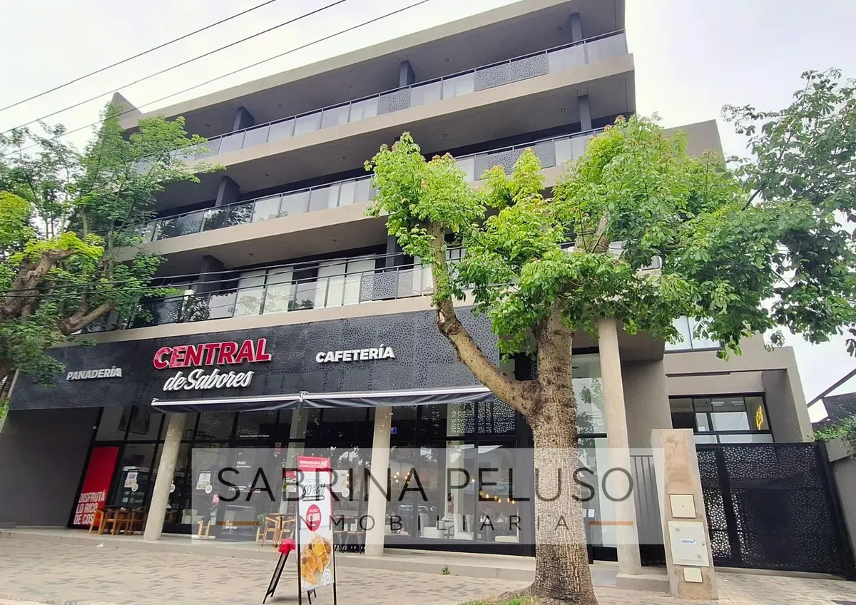 Departamento de 2 ambientes con cochera en Moreno Centro