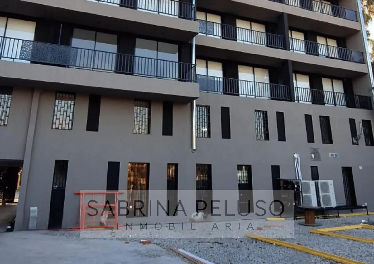 Two-room apartment with parking in Moreno Centro
