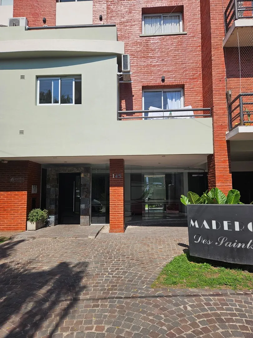 Ground-floor two-room apartment with patio in Lomas de Zamora
