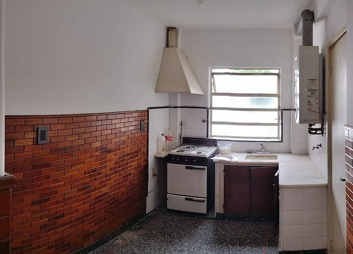 Apartamento tipo PH de dois ambientes sem condomínio em Liniers