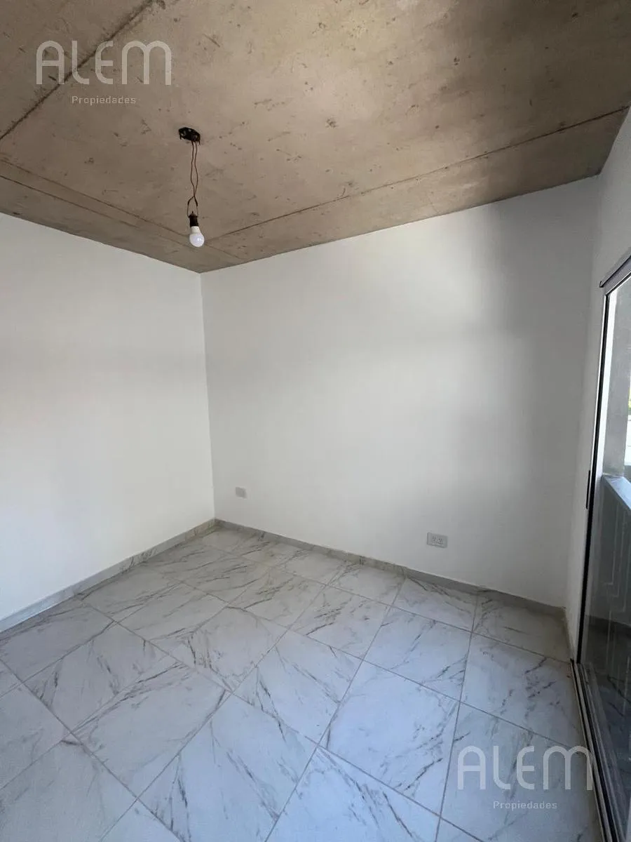Two-room apartment with parking in Lomas de Zamora Oeste
