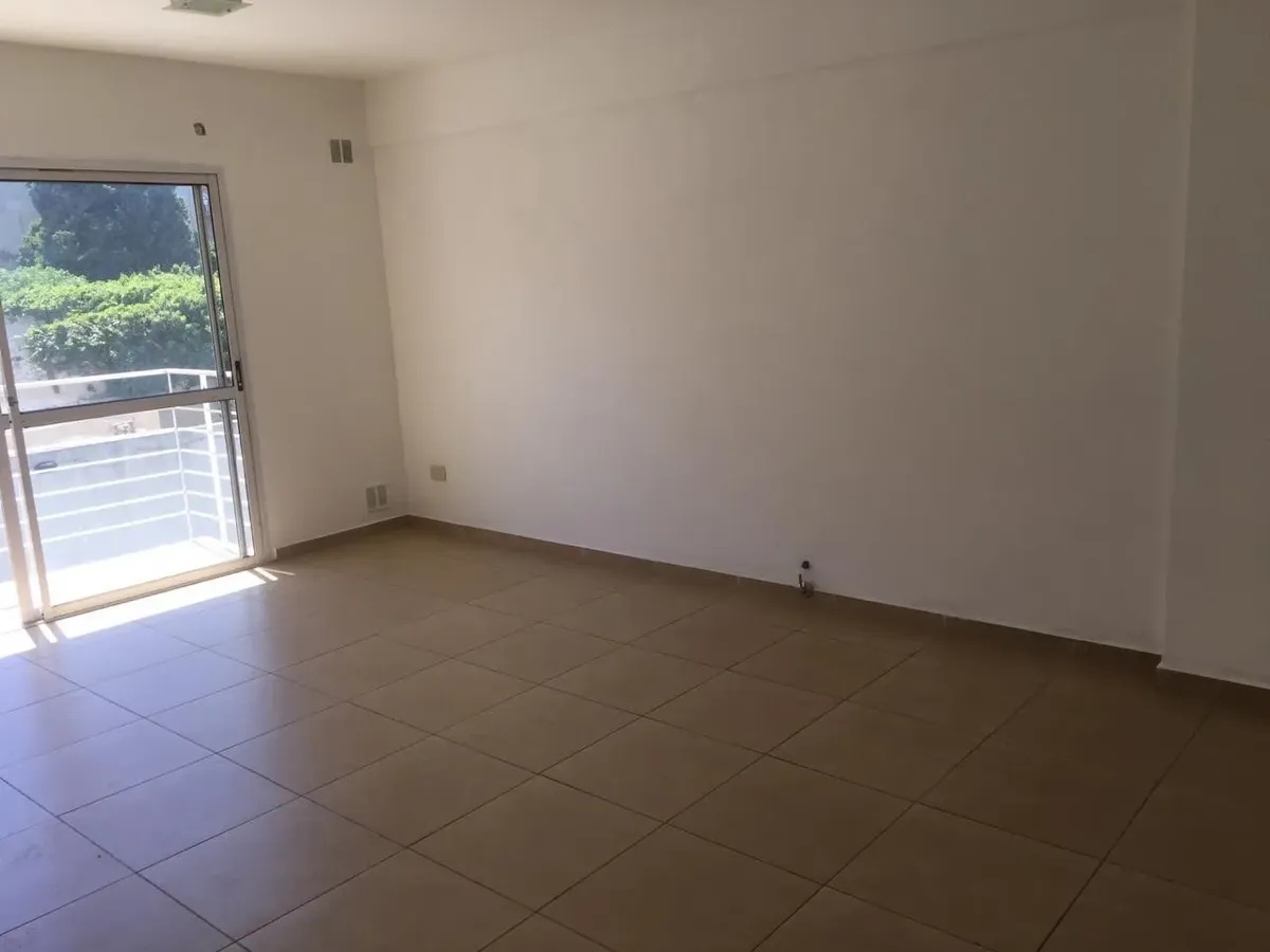 Two-room apartment with parking in Lomas de Zamora