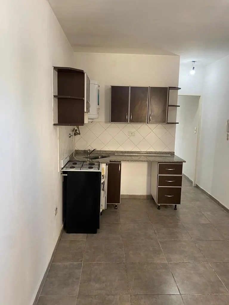 Apartamento de dois ambientes no 2º andar em Ramos Mejía