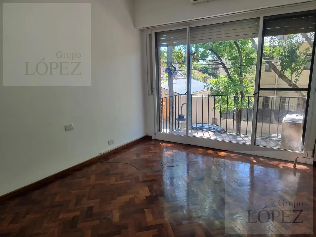 Departamento de 3 ambientes con balcón en Vicente López