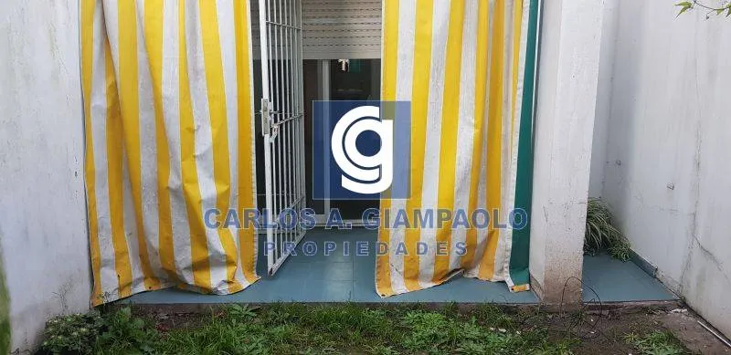 Monoambiente en planta baja al contrafrente en Caseros, Tres de Febrero