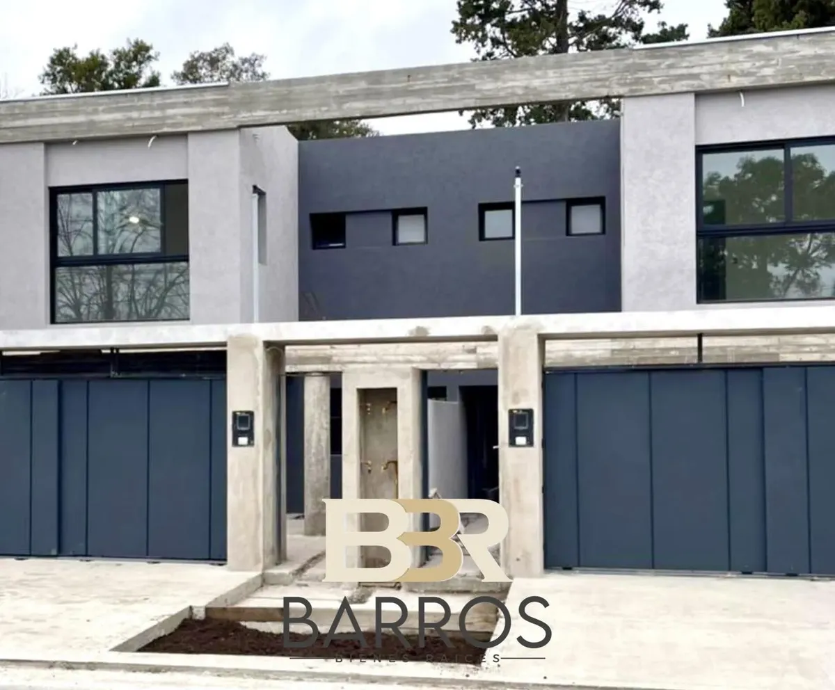 Apartamento duplex de 4 ambientes em Castelar