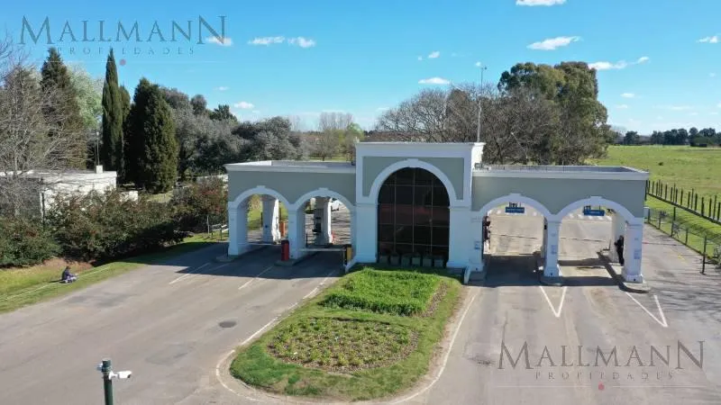 Duplex de 3 dormitórios com vista para o Golf em Estancias