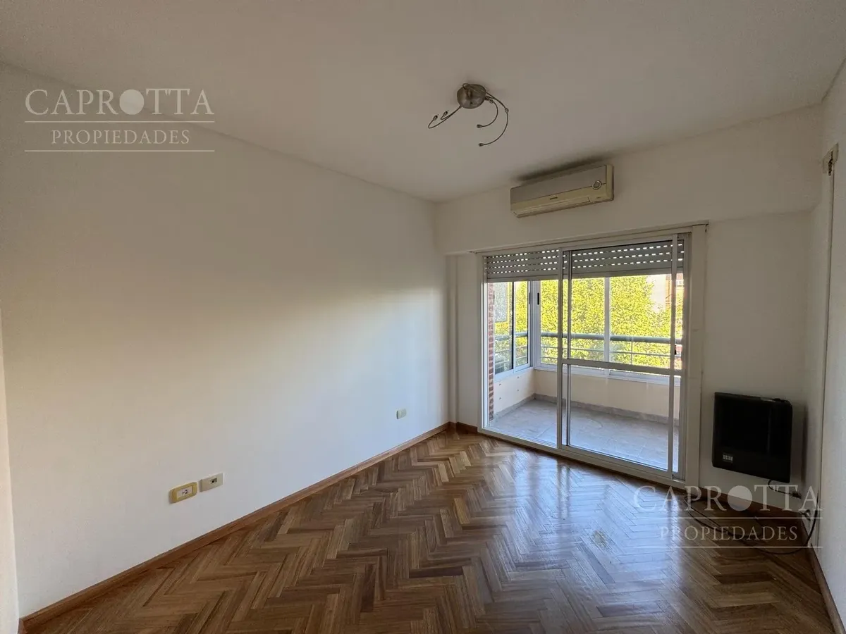 Квартира с 2 спальнями и парковочным местом в Villa Devoto