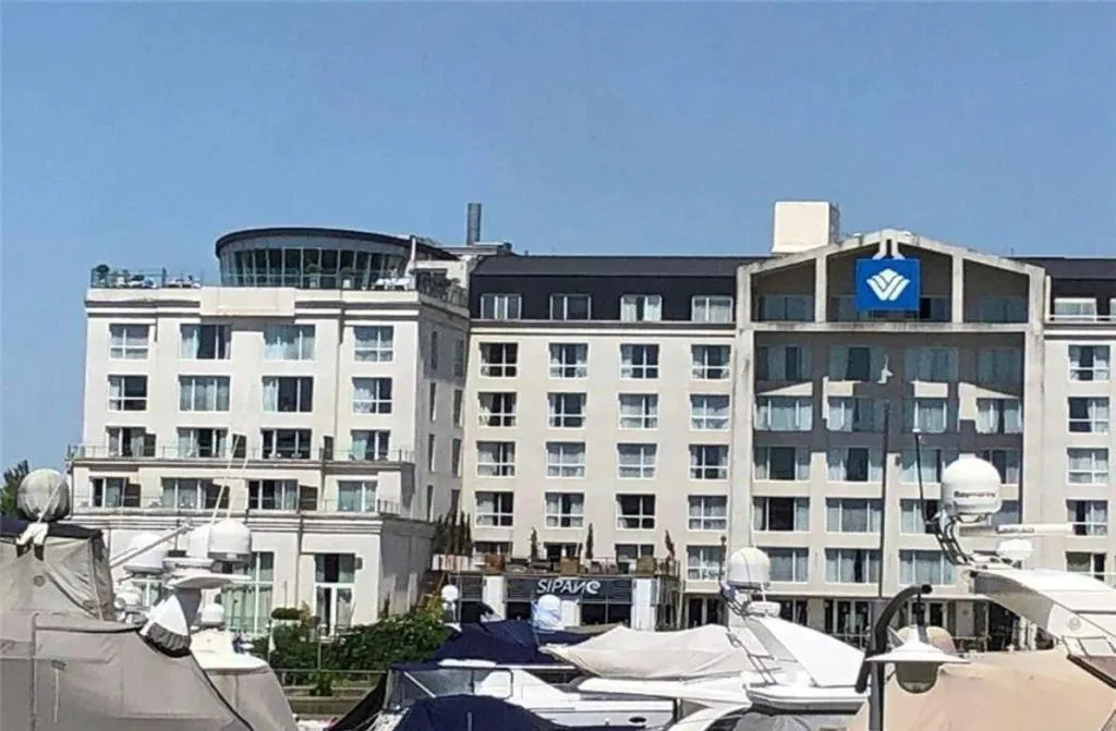 Departamento de 2 ambientes amoblado con balcón en Bahía Grande, Nordelta