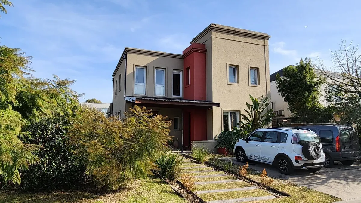Casa moderna com 3 dormitórios em La Damasia, San Fernando