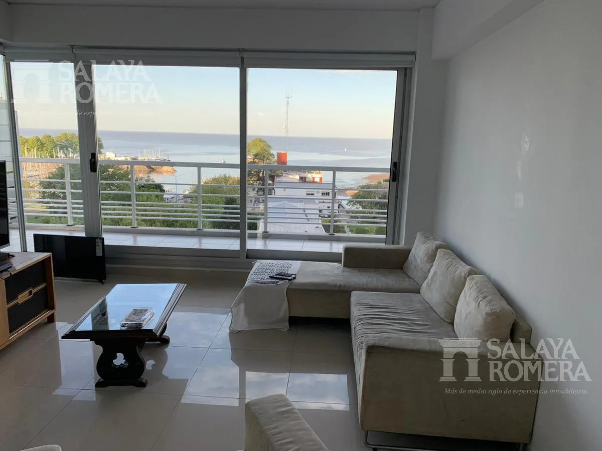 Apartamento de três dormitórios em Martínez